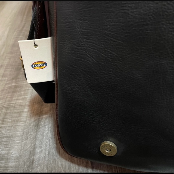 Authentic Fossil Canyon Commuter. Leather - Picture 8 of 8